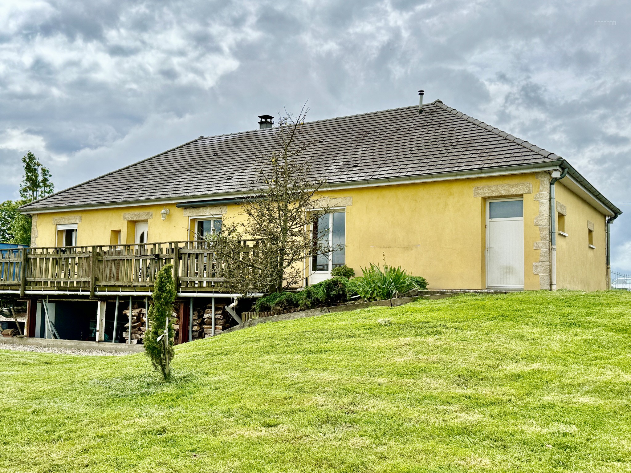 Bien immobilier à vendre à Gueugnon, 45 m², 5 pièces – photo 1 sur 5