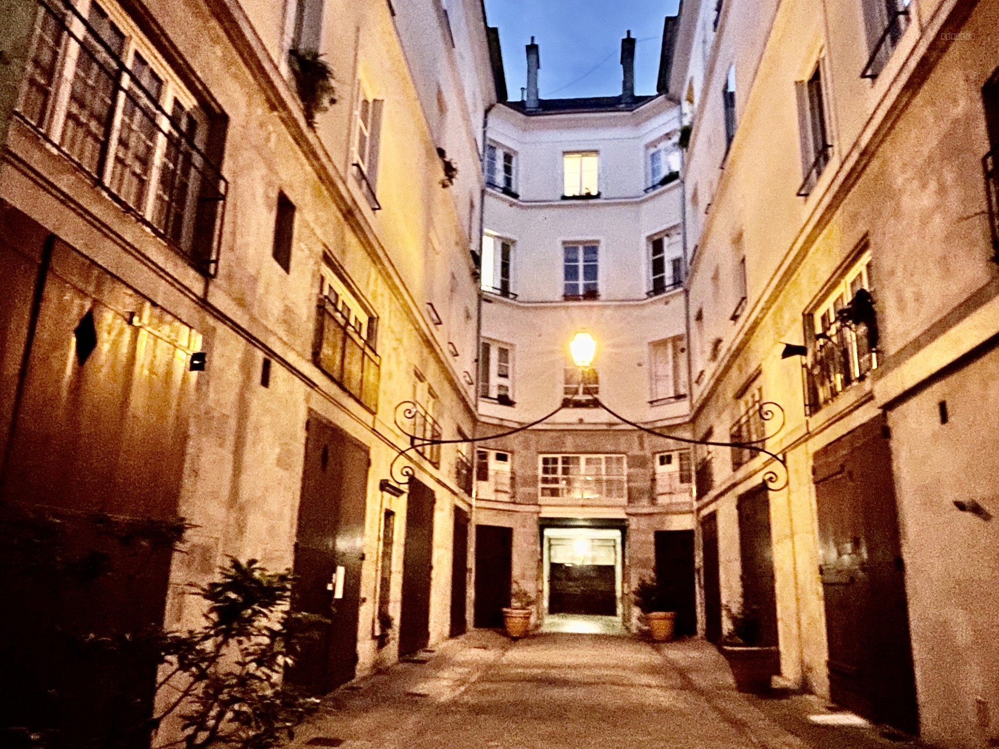 Appartement à vendre à Grenoble, 205 m², 7 pièces – photo 1 sur 10