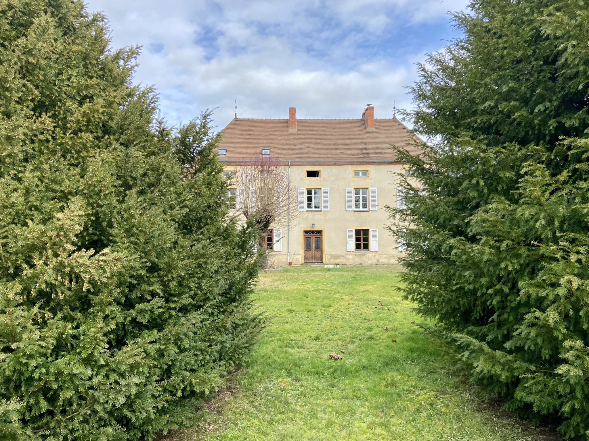 Maison à vendre à Paray le monial, 230 m², 8 pièces – photo 1 sur 12
