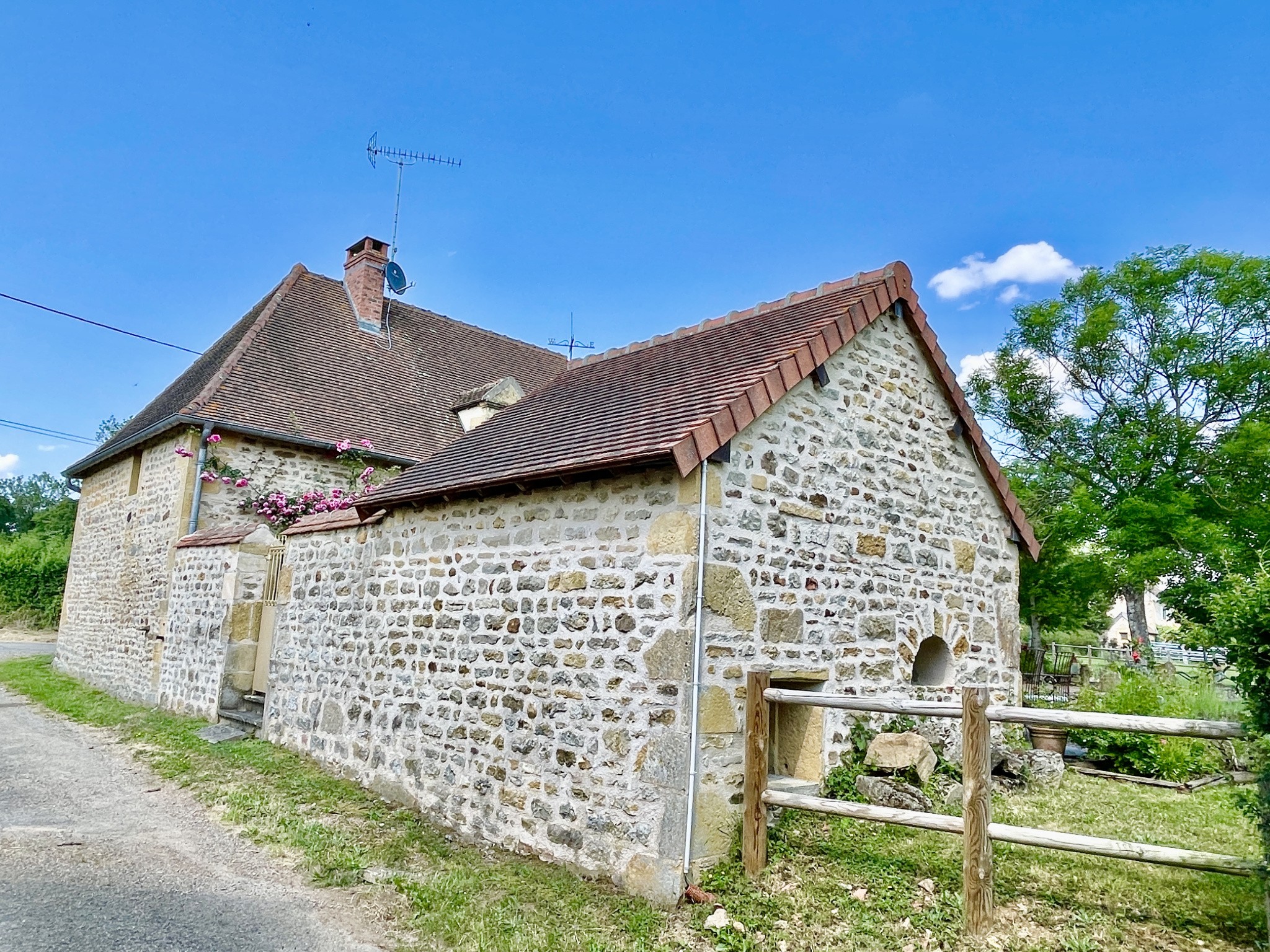 Bien immobilier à vendre à Paray le monial, 130 m², 5 pièces – photo 2 sur 11