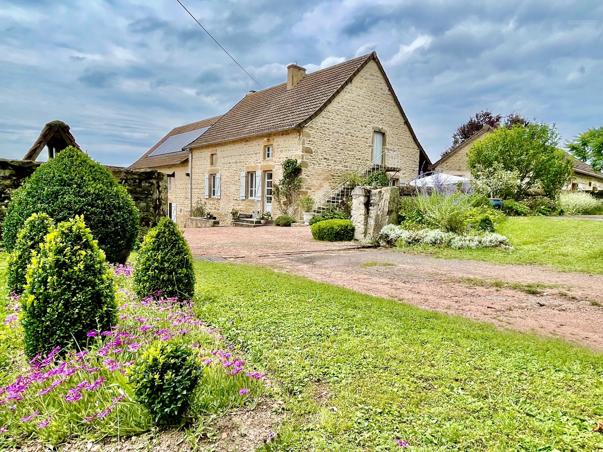 Bien immobilier à vendre à Paray le monial, 450 m², 12 pièces – photo 1 sur 6