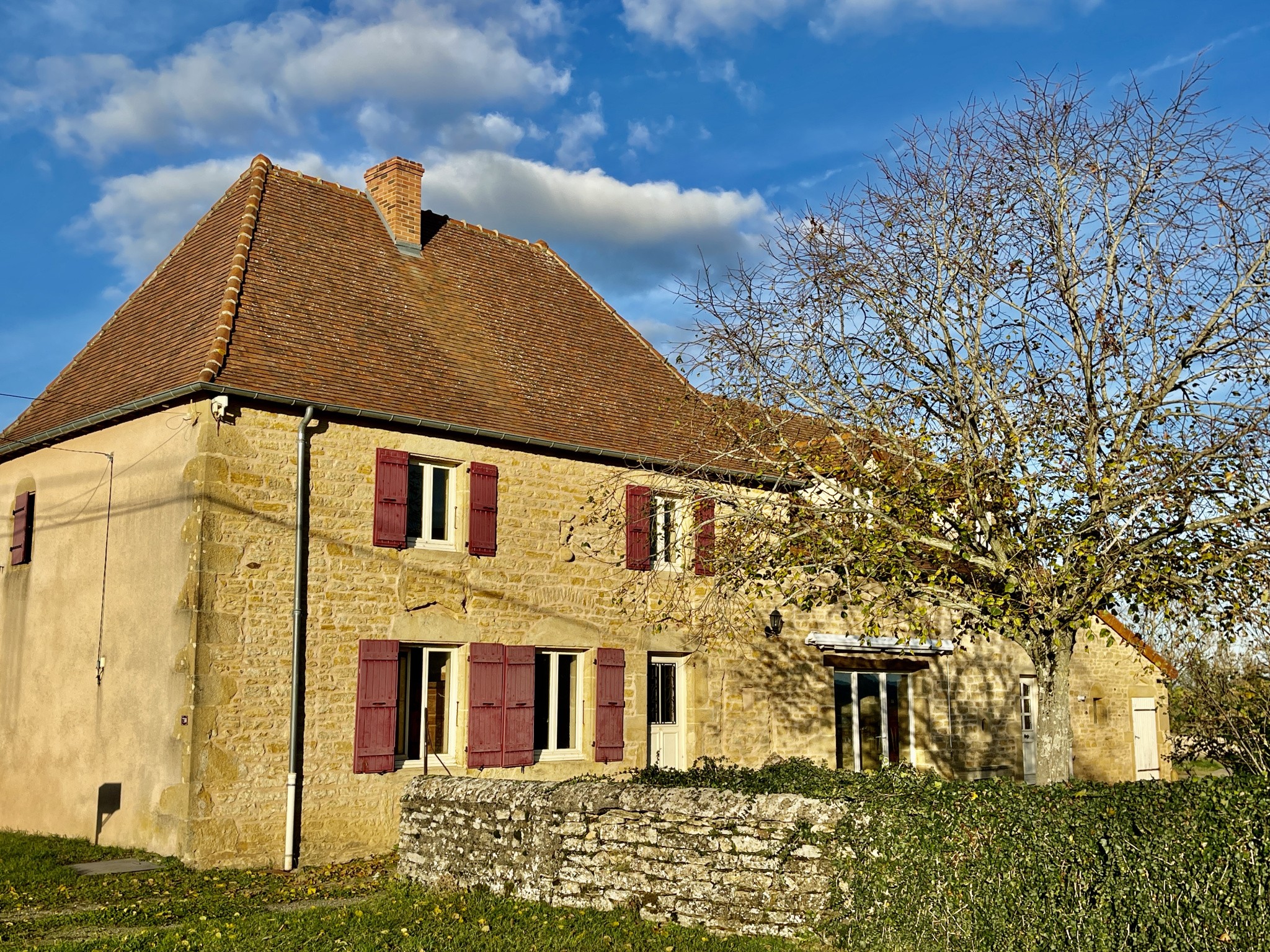 Ferme à vendre à Charolles, 135 m², 10 pièces – photo 1 sur 12