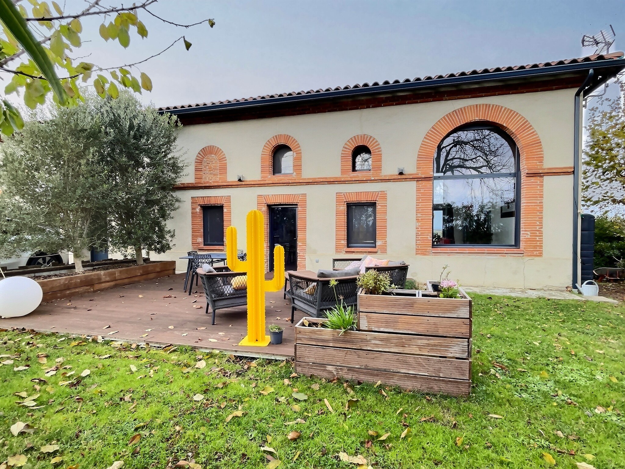 Maison à vendre à Verfeil, 245 m², 7 pièces – photo 1 sur 20