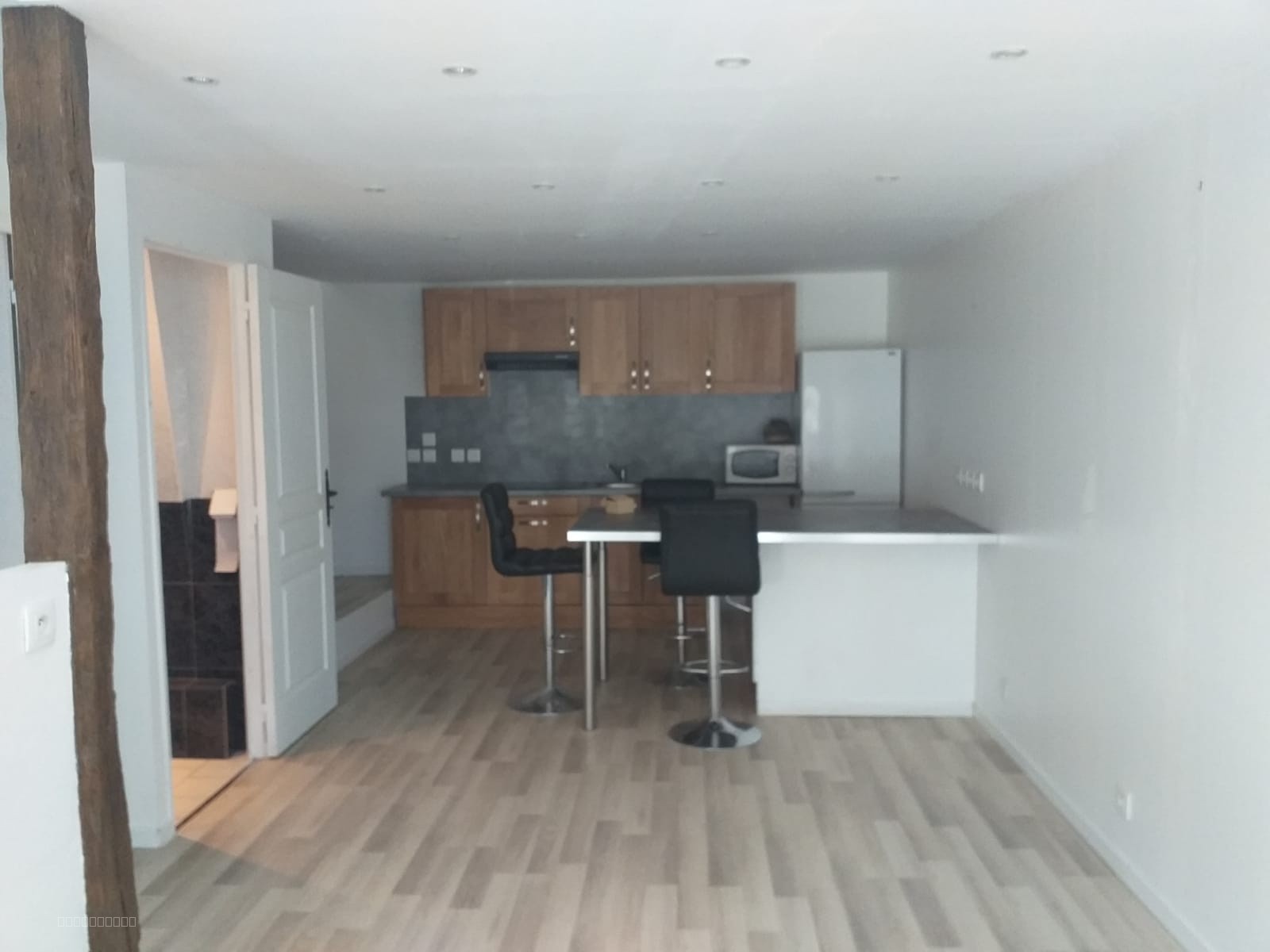 Appartement F2 dans une maison à la Trétoire — photo 4