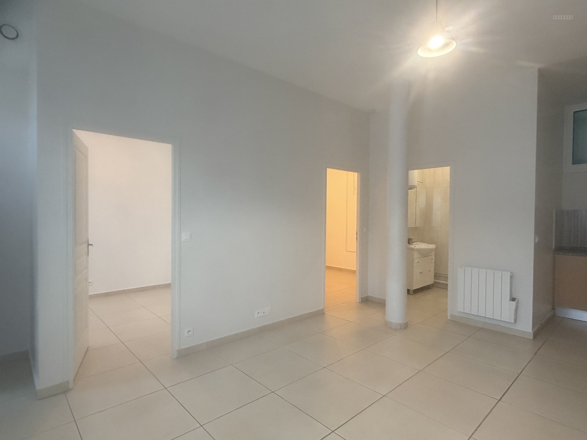 Appartement à louer 3 pièces à La Ferté-Sous-Jouarre — photo 3