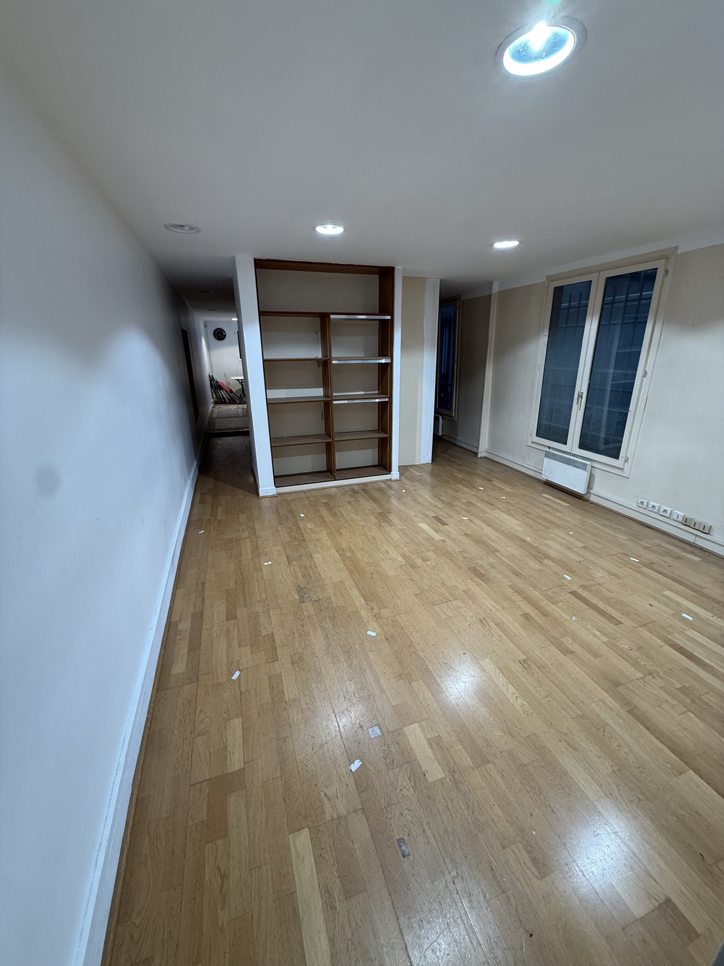 75010 PARIS - BUREAU - — photo 3
