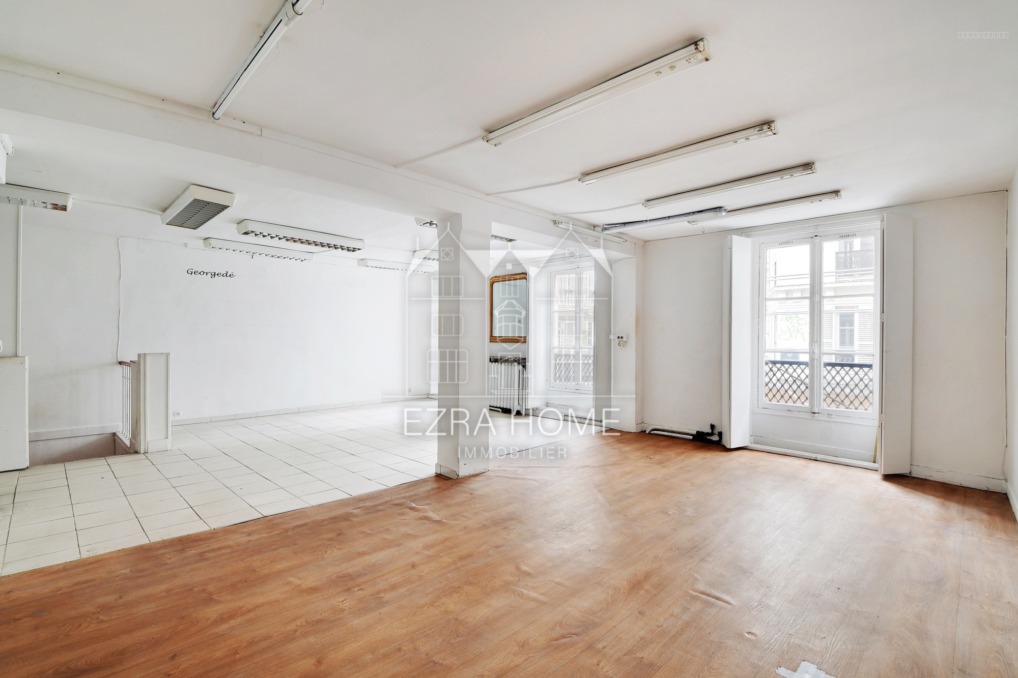 75010 PARIS - PORTE DE SAINT DENIS - MURS DE BOUTIQUE — photo 5