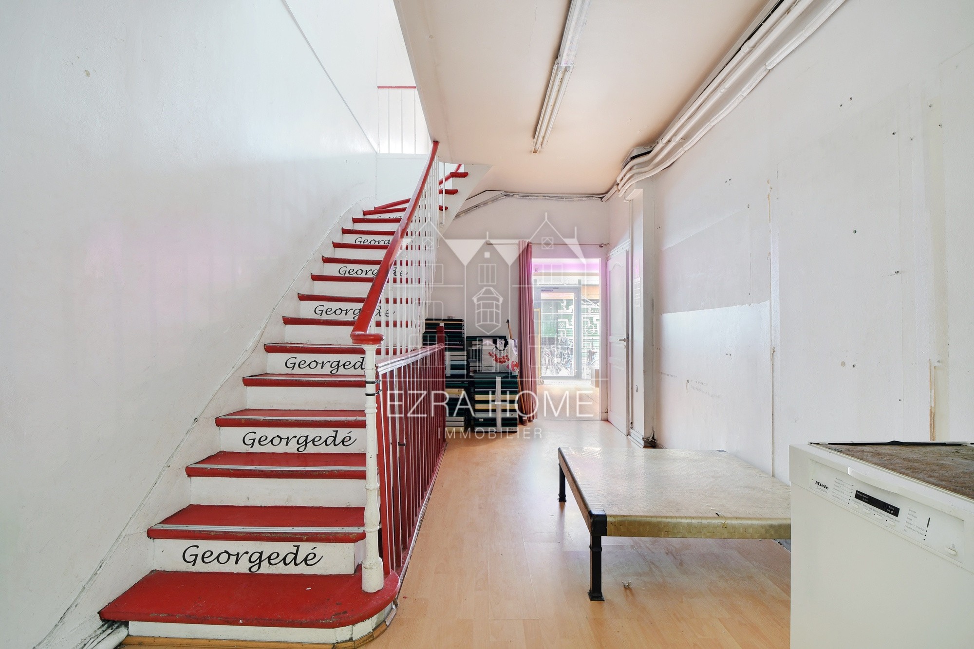 75010 PARIS - PORTE DE SAINT DENIS - MURS DE BOUTIQUE — photo 12