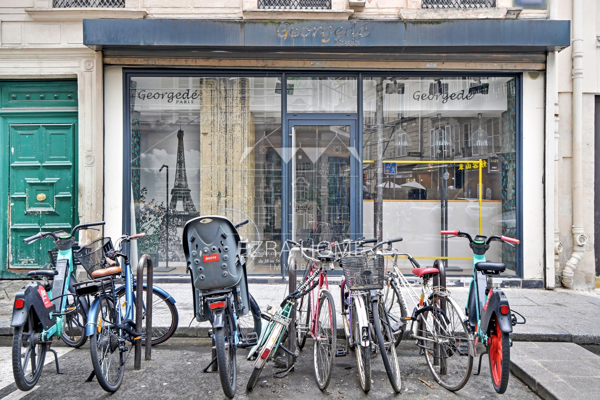 75010 PARIS - PORTE DE SAINT DENIS - MURS DE BOUTIQUE — photo 1
