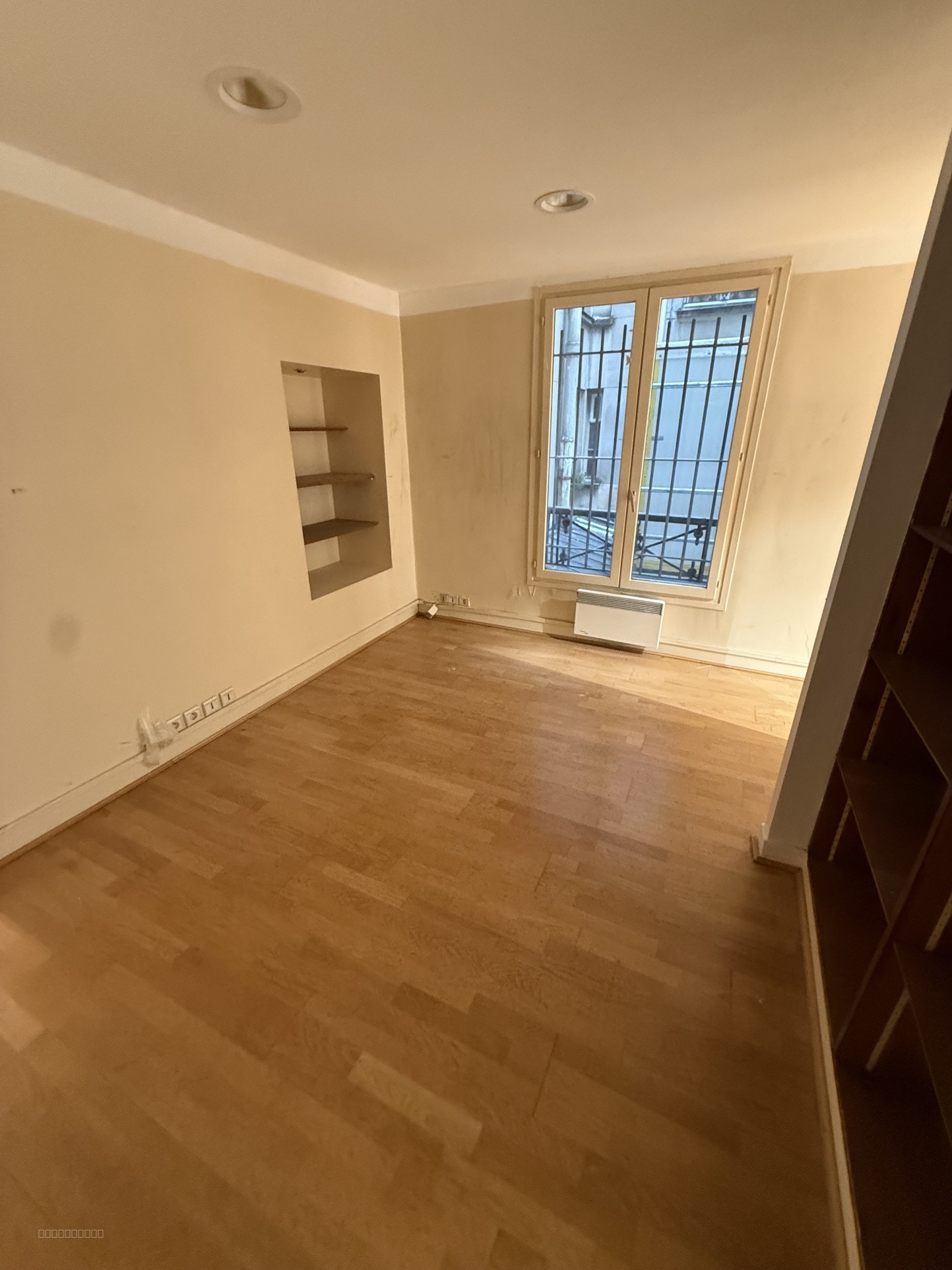 75010 PARIS - BUREAU - — photo 2