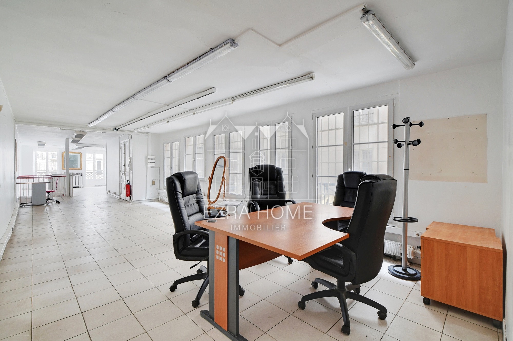 75010 PARIS - PORTE DE SAINT DENIS - MURS DE BOUTIQUE — photo 7