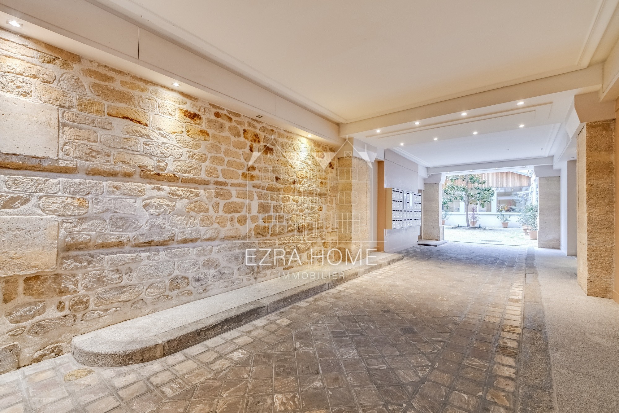 PARIS 3 - APPARTEMENT 4 PIECES - 3 CHAMBRES - CAVE — photo 4