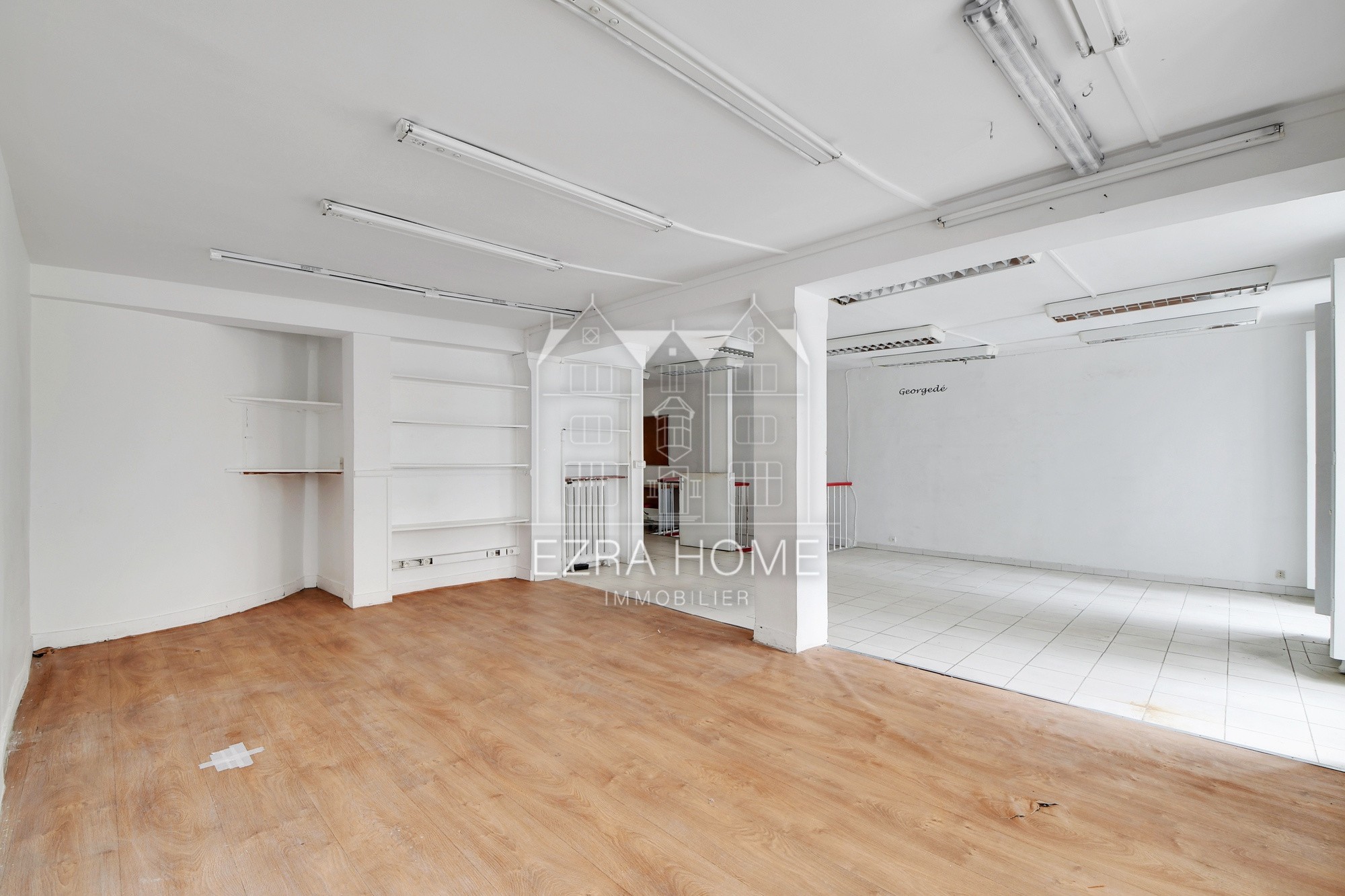 75010 PARIS - PORTE DE SAINT DENIS - MURS DE BOUTIQUE — photo 9
