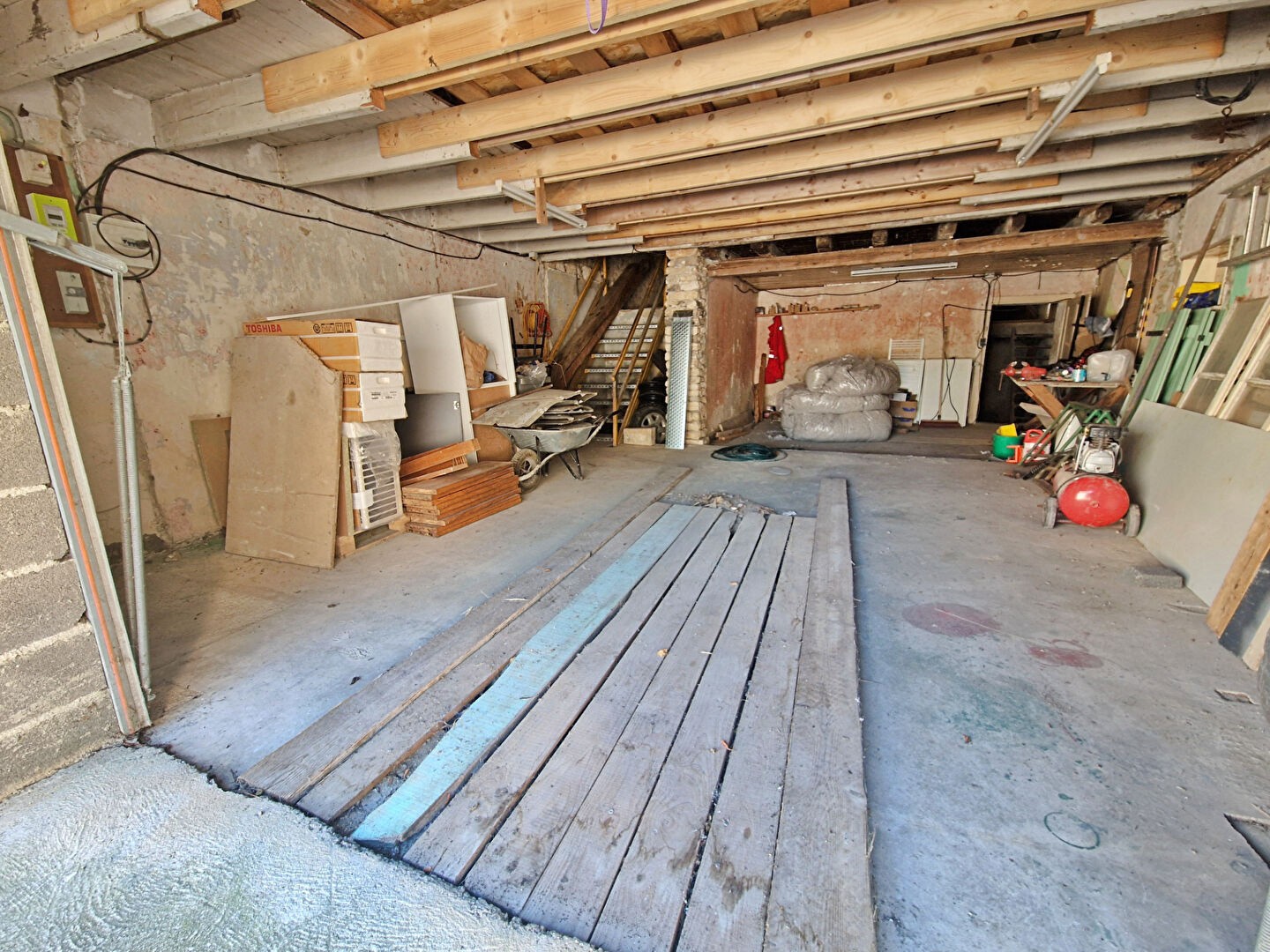 Maison à vendre à Dompcevrin, 340 m², 3 pièces – photo 2 sur 7