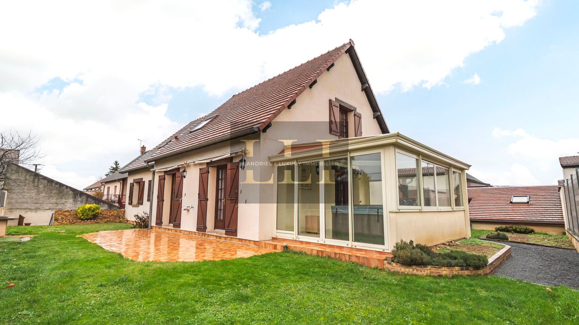 Maison à vendre à Damery, 205 m², 6 pièces – photo 1 sur 7