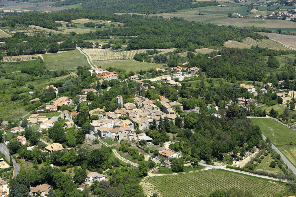 Bien immobilier à vendre à Cruviers lascours, 315 m² – photo 3 sur 3