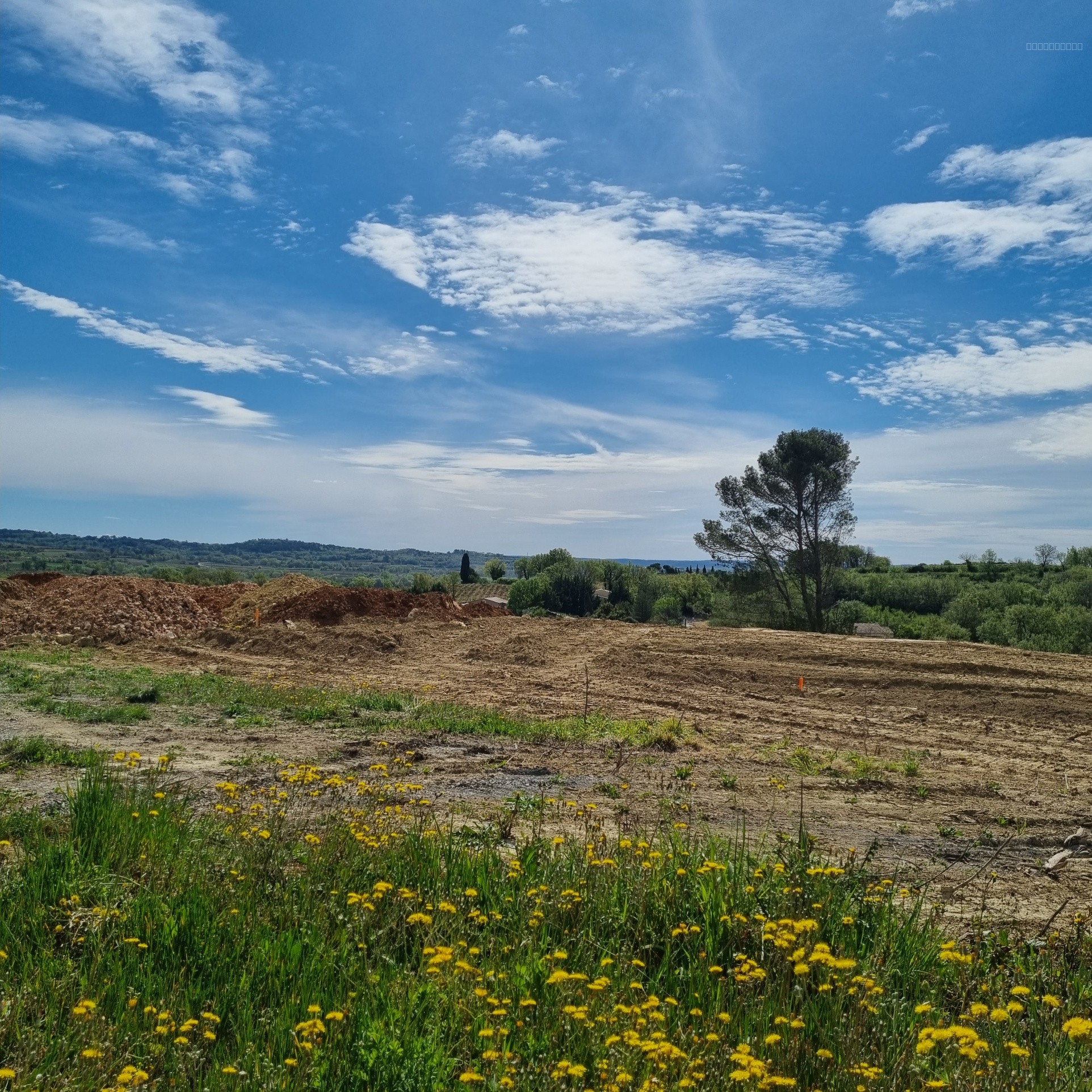 Bien immobilier à vendre à Cruviers lascours, 374 m² – photo 1 sur 2
