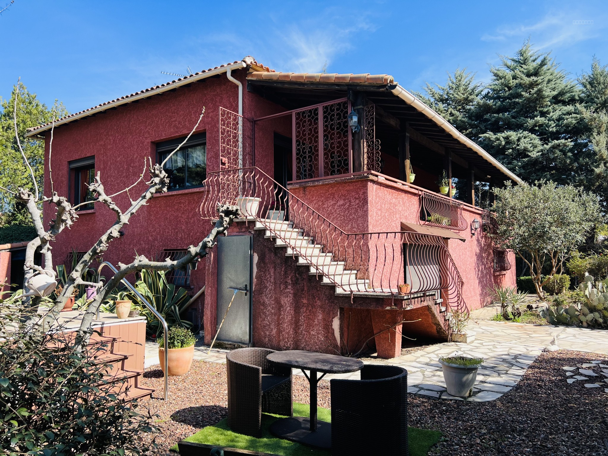 Villa à vendre à Lunel, 800 m², 4 pièces – photo 1 sur 18
