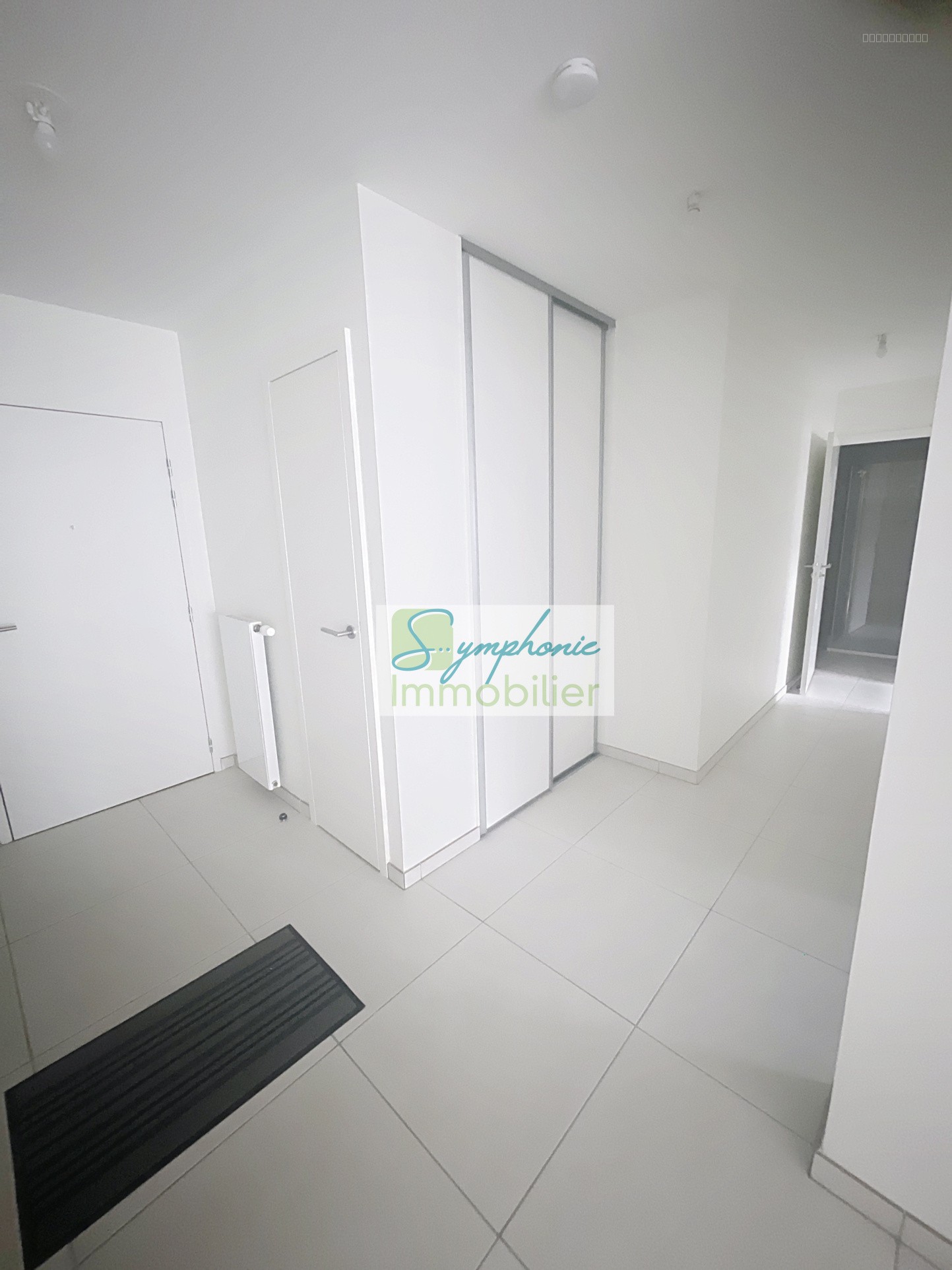 Appartement à louer à Viviers du lac, 970 m², 3 pièces – photo 3 sur 5