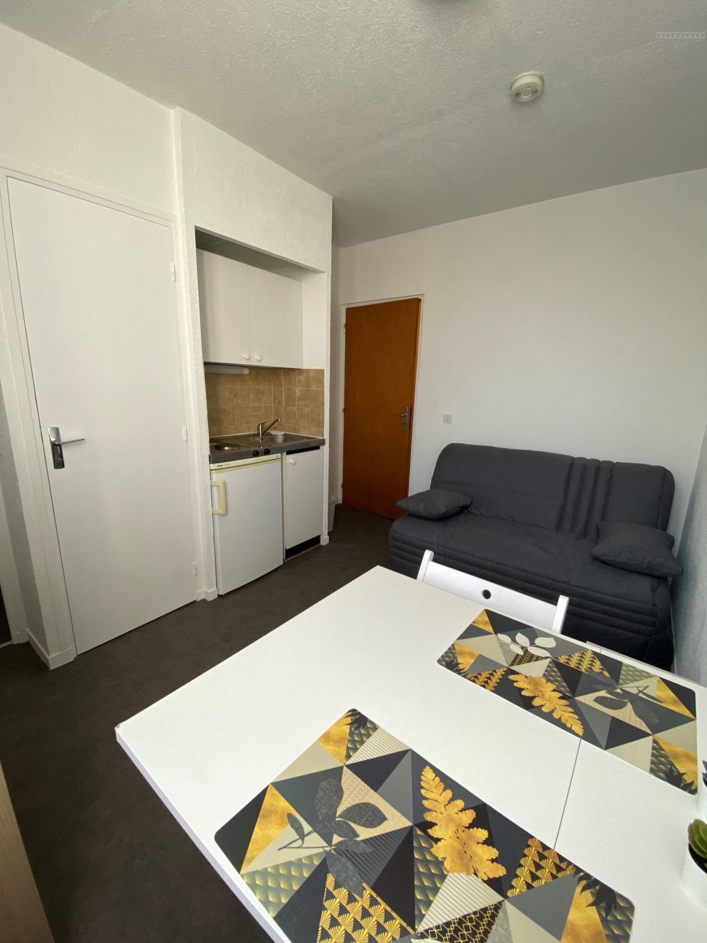 Studio à louer à Jacob bellecombette, 1 257 m², 1 pièce – photo 3 sur 4