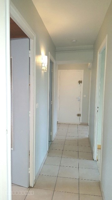 T3 Bis de 74.41 m2 hab. 69340 Francheville — photo 4