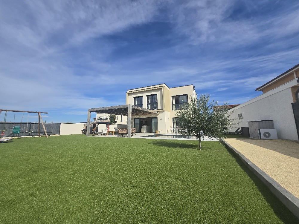 Villa à vendre à Soucieu en jarrest, 133 m², 5 pièces – photo 1 sur 20