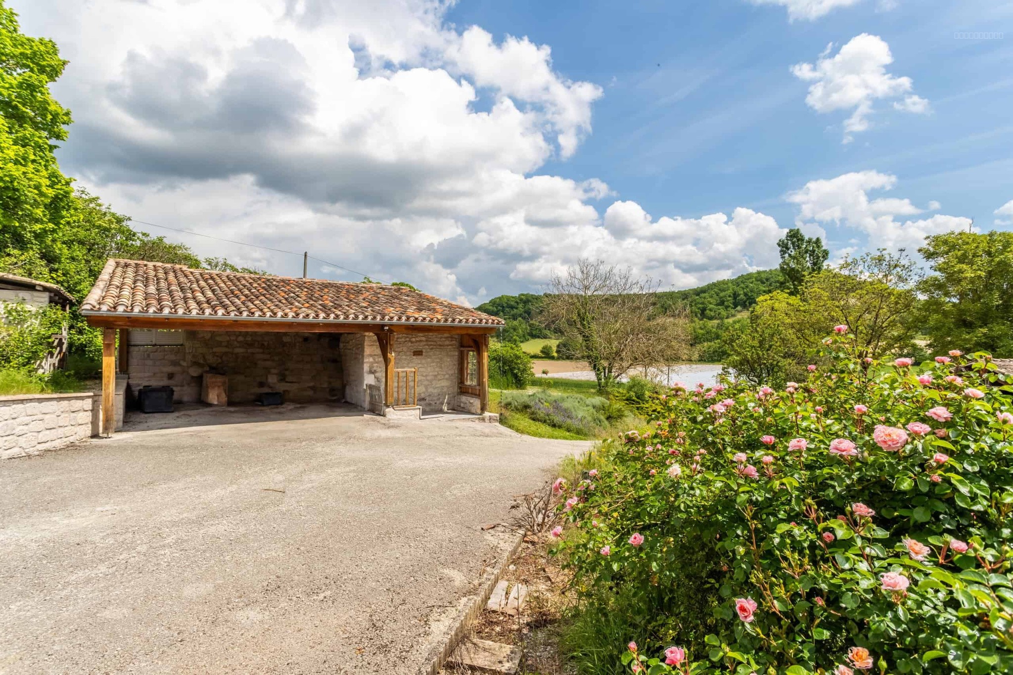 Propriété de campagne avec garage — photo 5