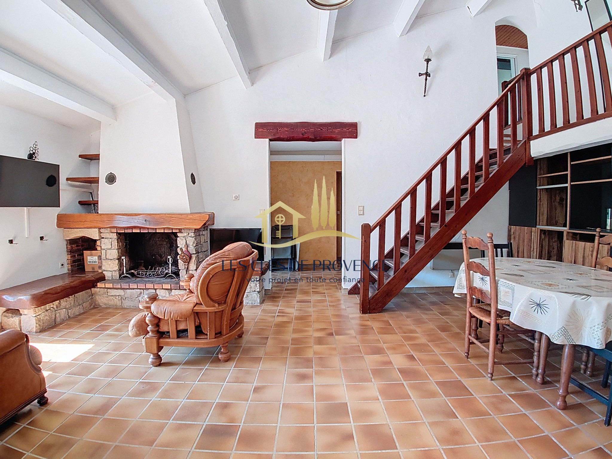 Maison à vendre à Rognac, 296 m², 5 pièces – photo 1 sur 19