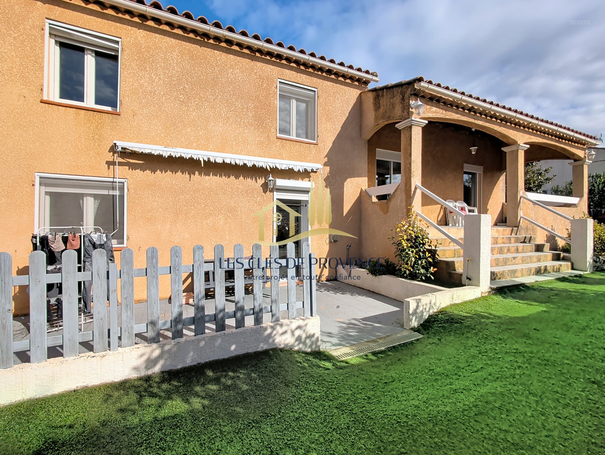 Maison à vendre à Rognac, 152 m², 7 pièces – photo 1 sur 14