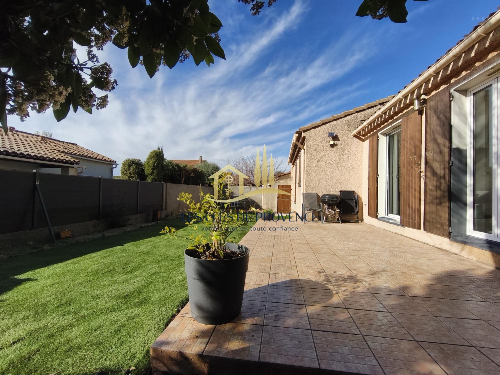Maison à vendre à Rognac, 41,07 m², 4 pièces – photo 1 sur 9