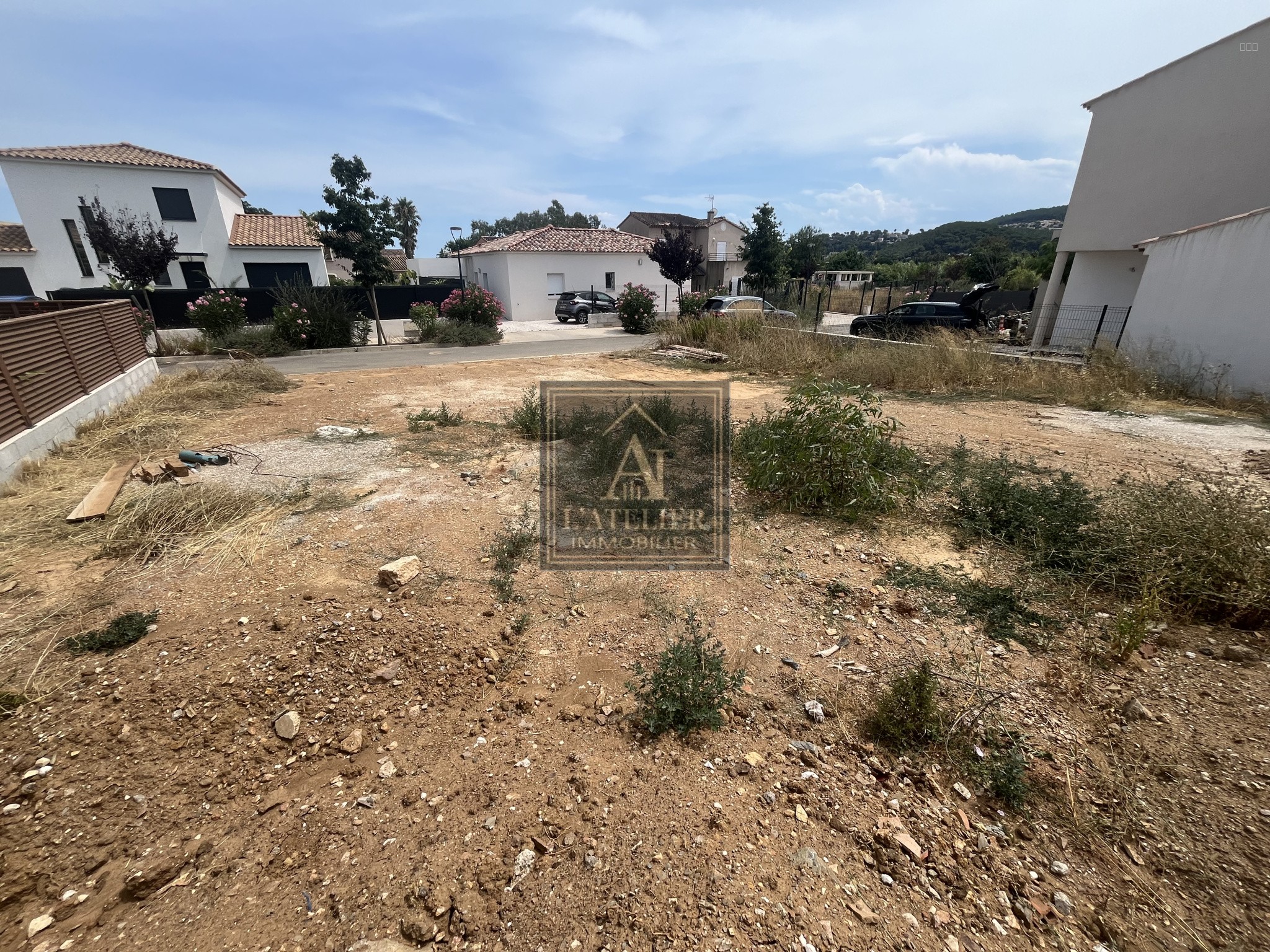 Bien immobilier à vendre à Hyeres, 414 m² – photo 1 sur 6