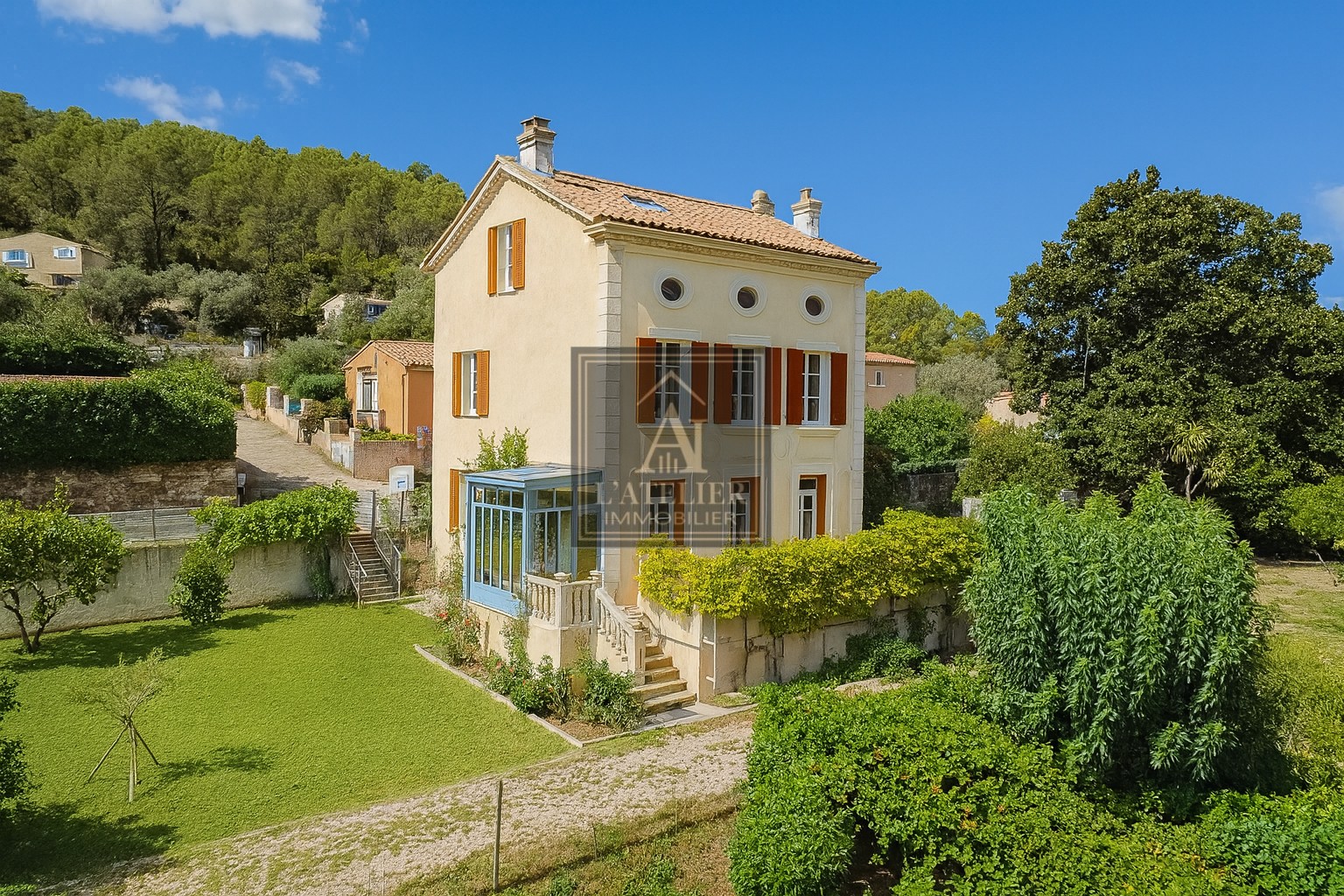 Maison à vendre à Sollies toucas, 135 m², 7 pièces – photo 1 sur 20