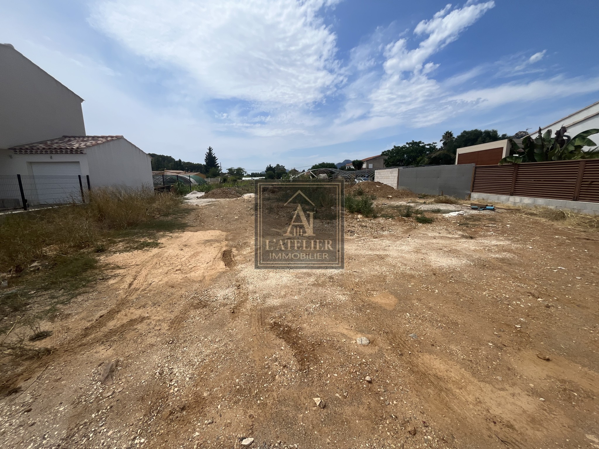 Bien immobilier à vendre à Hyeres, 414 m² – photo 2 sur 6