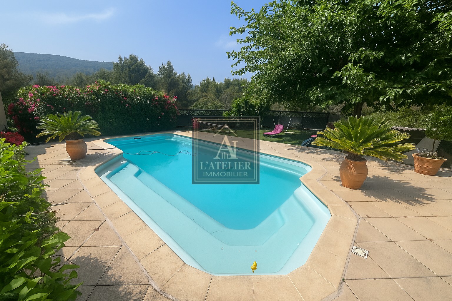 Maison à vendre à Sollies toucas, 320 m², 10 pièces – photo 2 sur 20