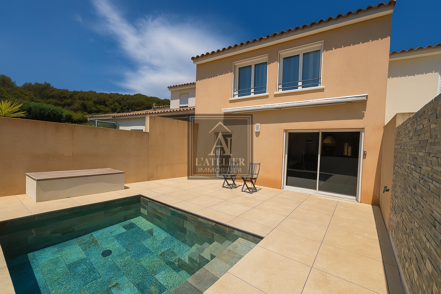 Maison à vendre à Six fours les plages, 100 m², 4 pièces – photo 1 sur 18