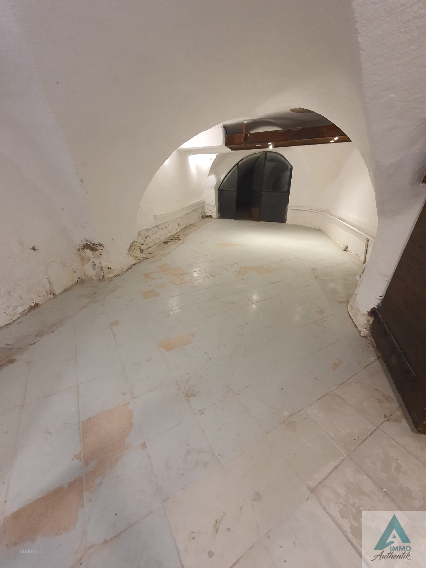 Local commercial à louer à Aubagne, 130 m² – photo 2 sur 4