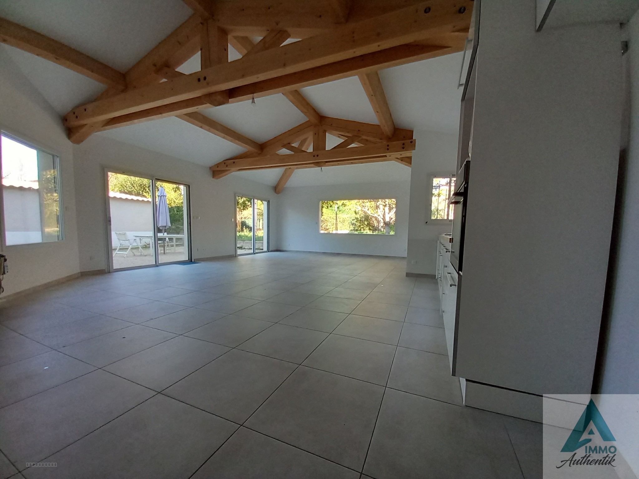 Appartement à louer à Gemenos, 145 m², 5 pièces – photo 2 sur 13