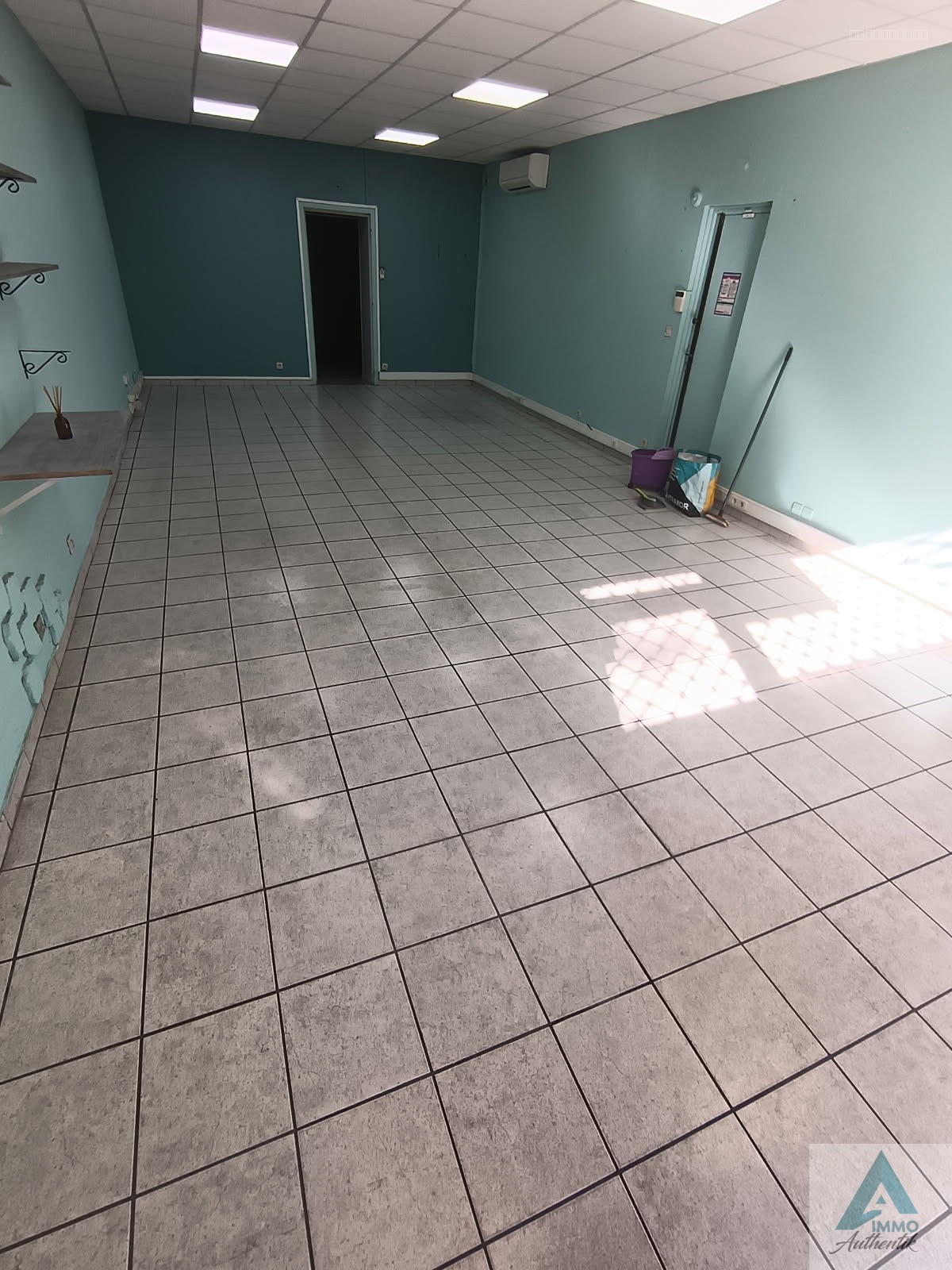 Local commercial à louer à La seyne sur mer, 70,53 m² – photo 1 sur 6