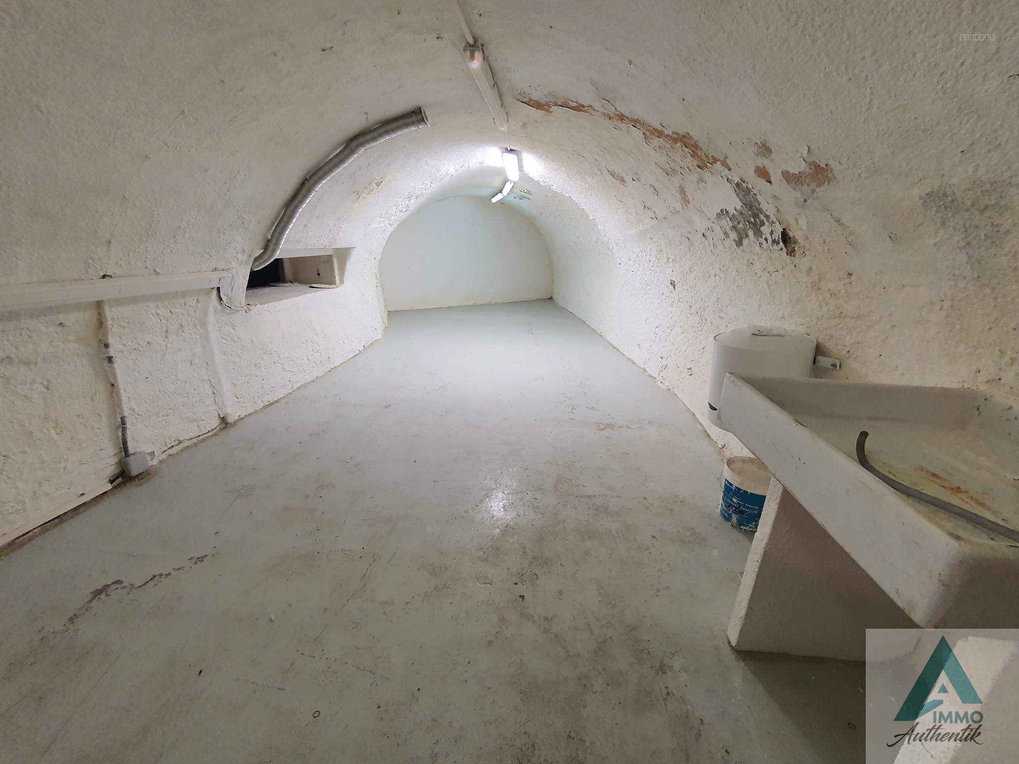 Local commercial à louer à Aubagne, 130 m² – photo 3 sur 4