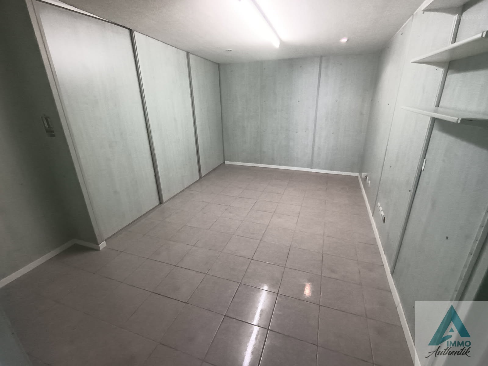 Local commercial à louer à La seyne sur mer, 70,53 m² – photo 3 sur 6