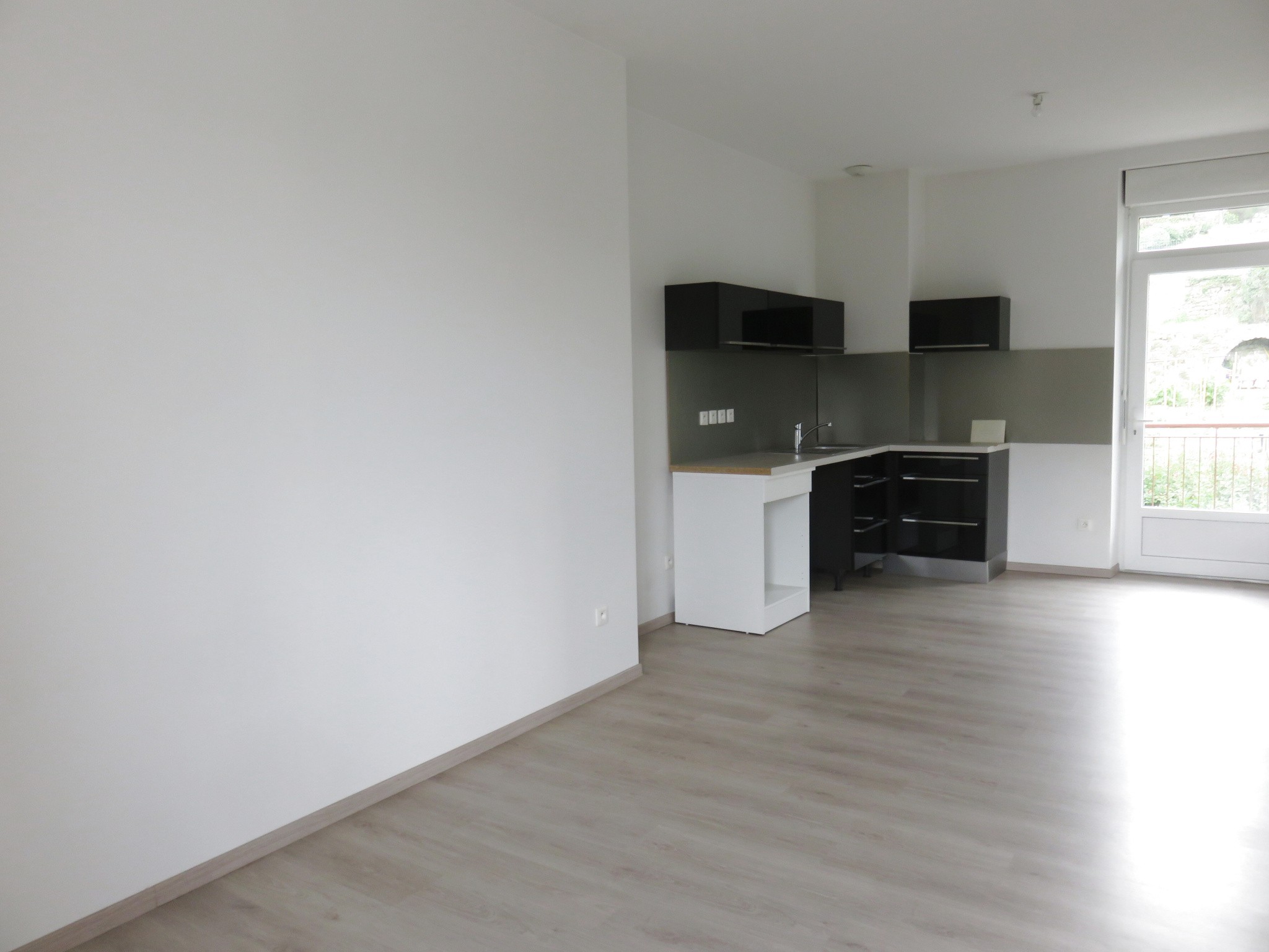 Appartement à louer à Le cheylard, 50 m², 3 pièces – photo 2 sur 7