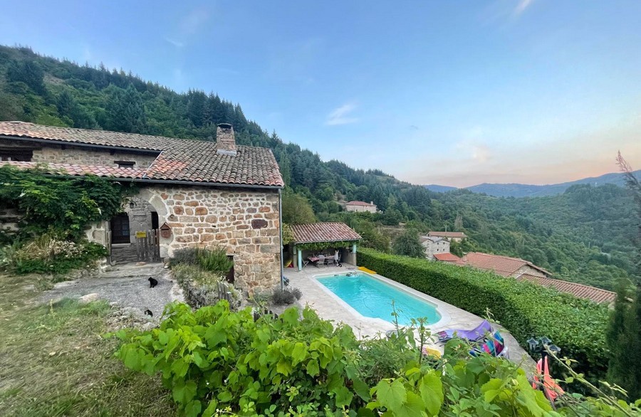 Maison à vendre à Dornas, 200 m², 8 pièces – photo 1 sur 20