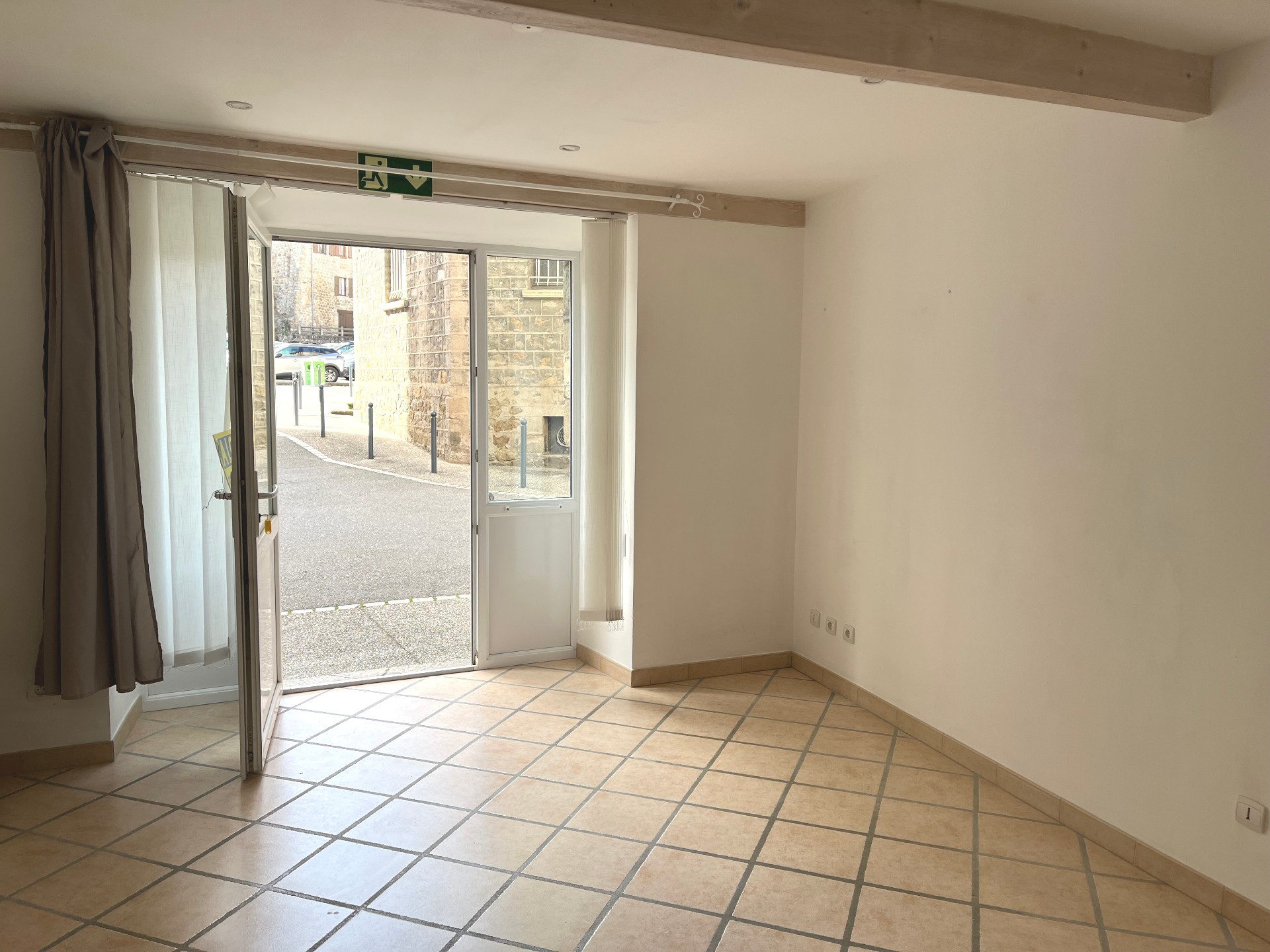 Local commercial à louer à Le cheylard, 25 m², 1 pièce – photo 3 sur 5