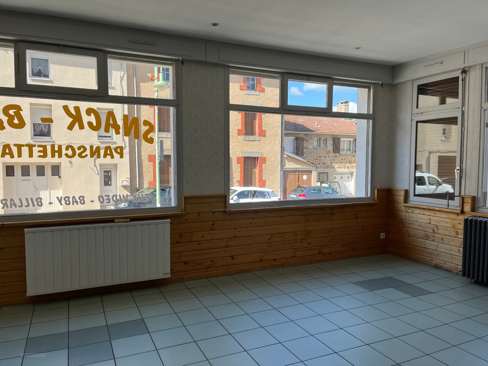Local commercial à louer à St agreve, 90 m² – photo 2 sur 10