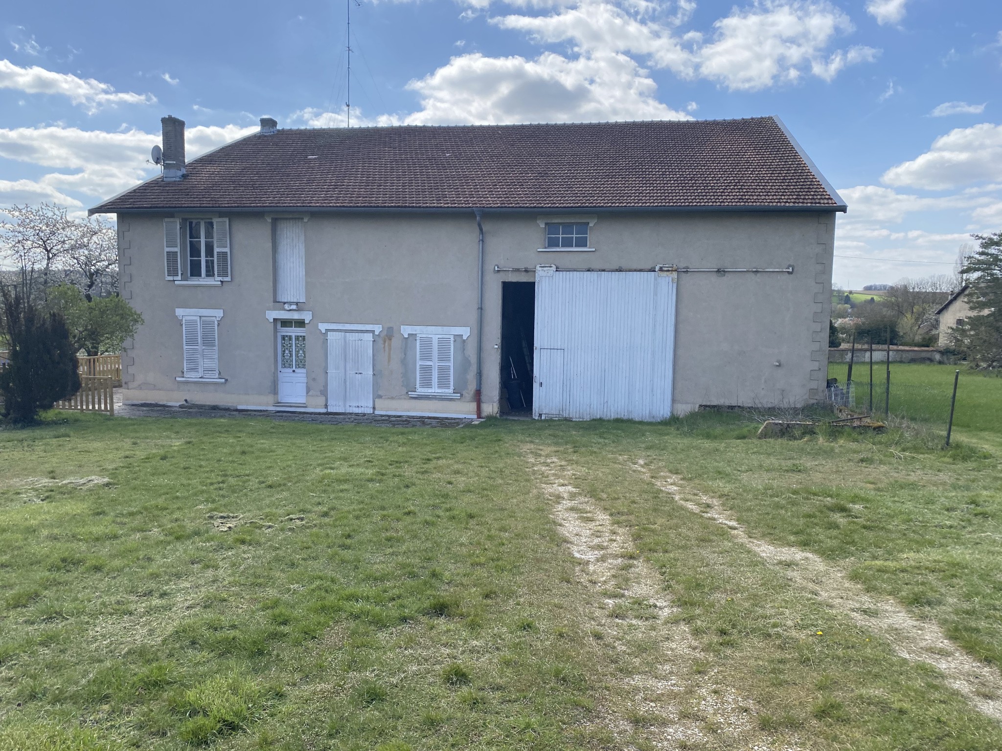 Commerce à vendre à Consenvoye, 225 m², 8 pièces – photo 2 sur 20