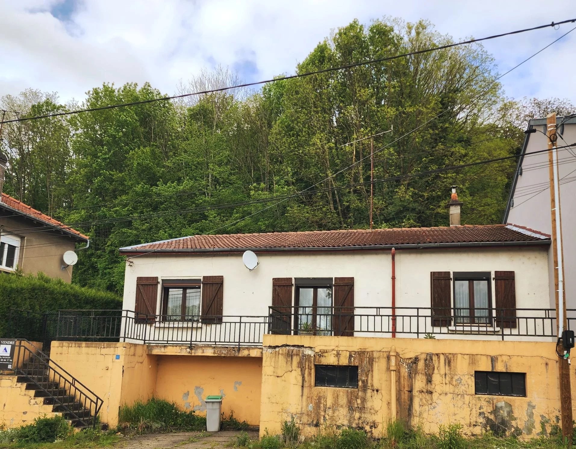 MAISON PLAIN PIED, SURELEVEE PROCHE FRONTIERES — photo 3