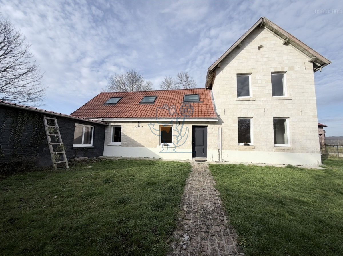 Bien immobilier à vendre à Mont st eloi, 208 m², 9 pièces – photo 1 sur 11