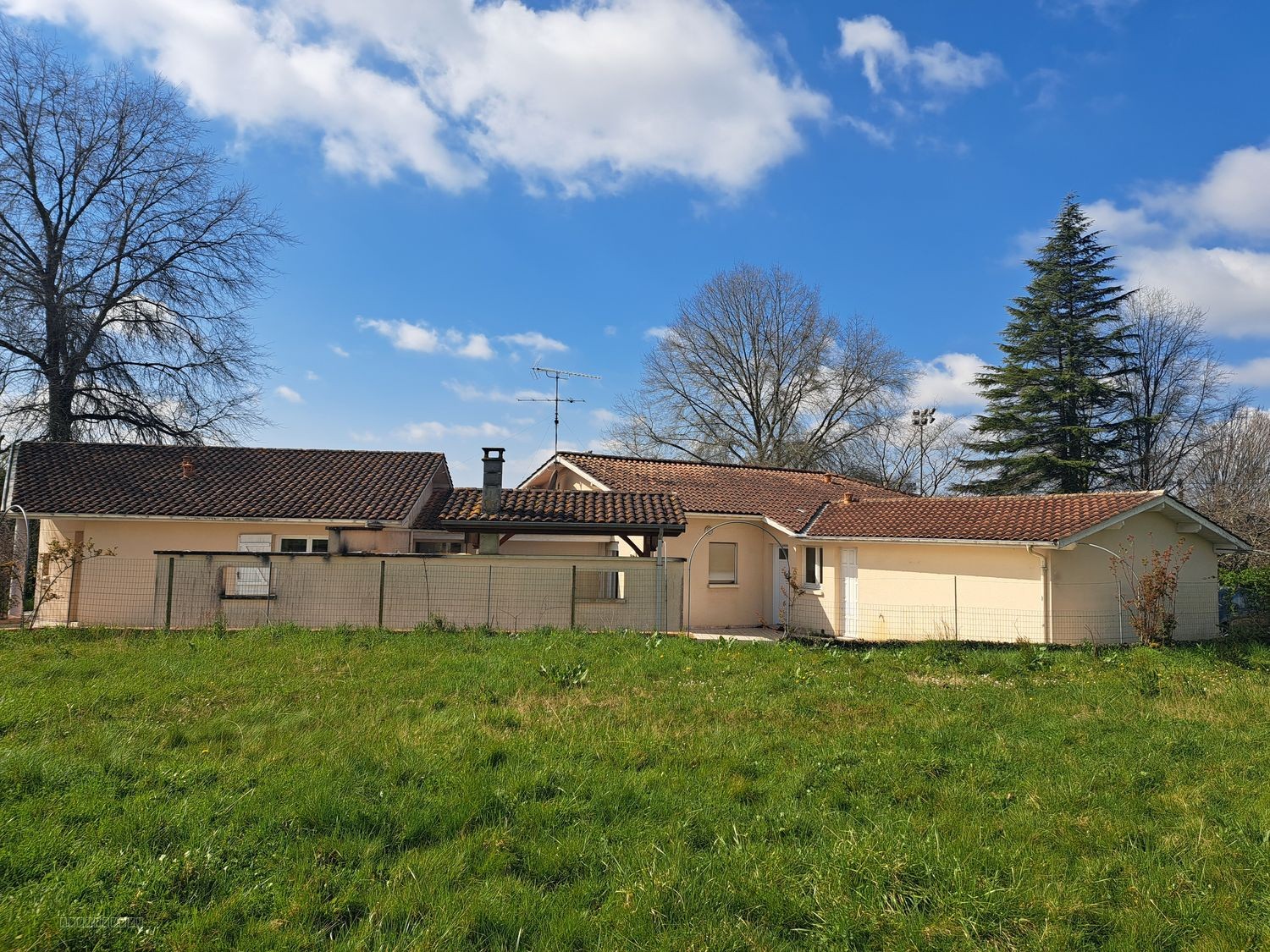Maison à vendre à Casseuil, 48 m², 8 pièces – photo 2 sur 16