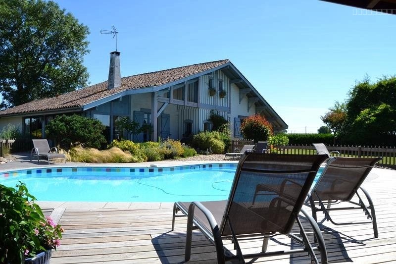 Maison à vendre à La reole, 500 m², 7 pièces – photo 1 sur 15