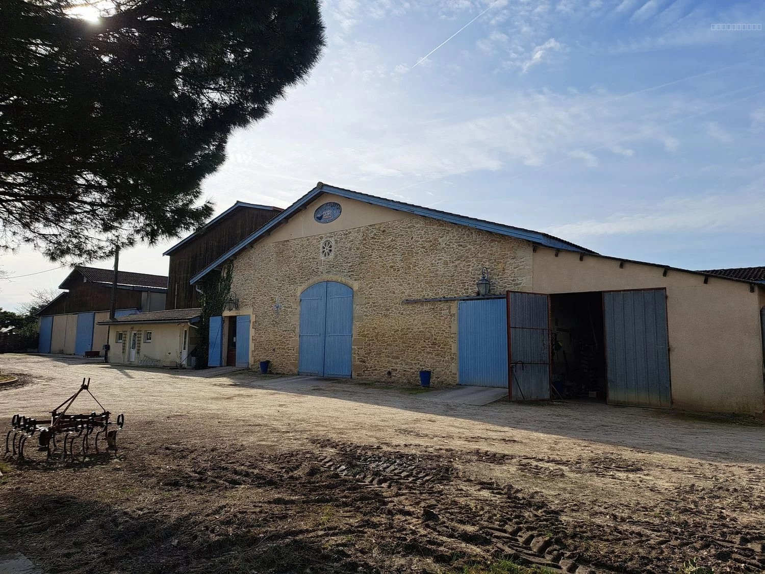 Bien immobilier à vendre à Langon, 920 m² – photo 3 sur 8